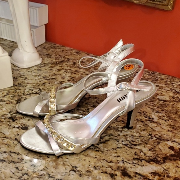 Ladies Unlisted Heeled Sandals - Picture 1 of 6